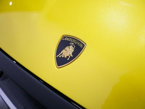 Used 2022 Lamborghini Huracan STO image 85