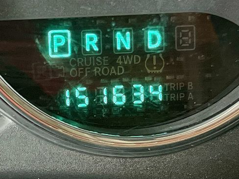 Used 2014 Jeep Wrangler Unlimited Sahara w/ Connectivity Group AWD/4WD image 11
