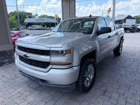 Used 2018 Chevrolet Silverado 1500 Custom w/ Custom Value Package AWD/4WD image 17