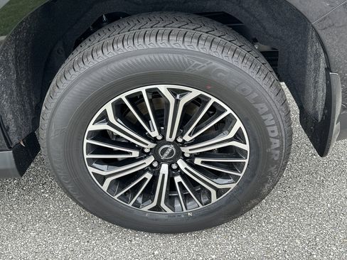 New 2025 Nissan Armada SL w/ Captain's Chari Seat Package image 13