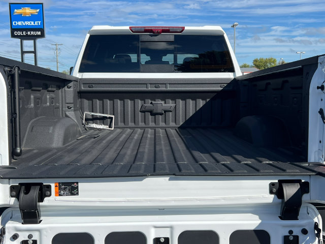 Used 2025 Chevrolet Silverado 2500 ZR2 w/ Technology Package AWD/4WD image 9