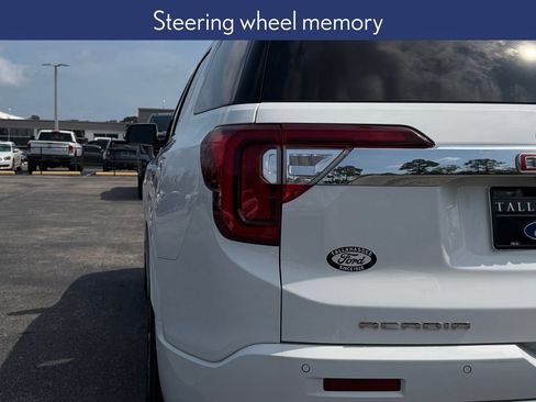 Used 2023 GMC Acadia Denali w/ Denali Ultimate Package FWD image 15