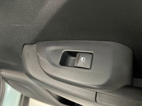 Used 2025 Hyundai Venue SEL FWD image 20