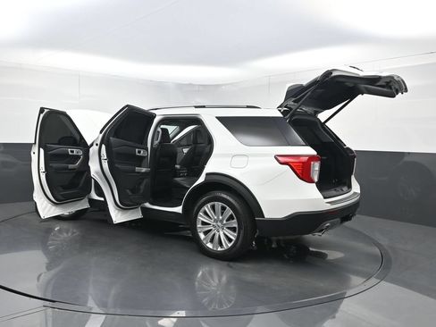 Used 2022 Ford Explorer Limited w/ Equipment Group 301A AWD/4WD image 40