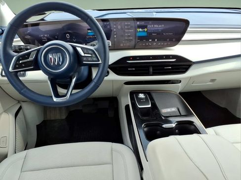 Used 2025 Buick Enclave Avenir w/ LPO, Floor Liner Package AWD/4WD image 9