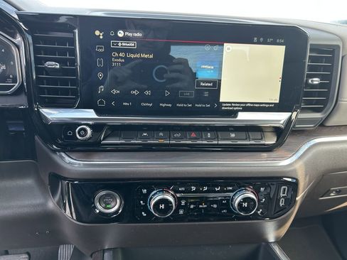 Used 2024 GMC Sierra 1500 SLT w/ SLT Convenience Package image 11