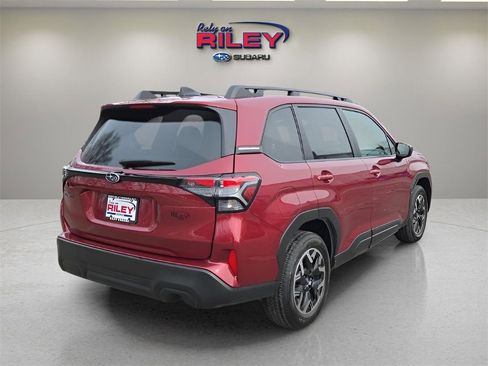 Certified 2025 Subaru Forester Premium image 5