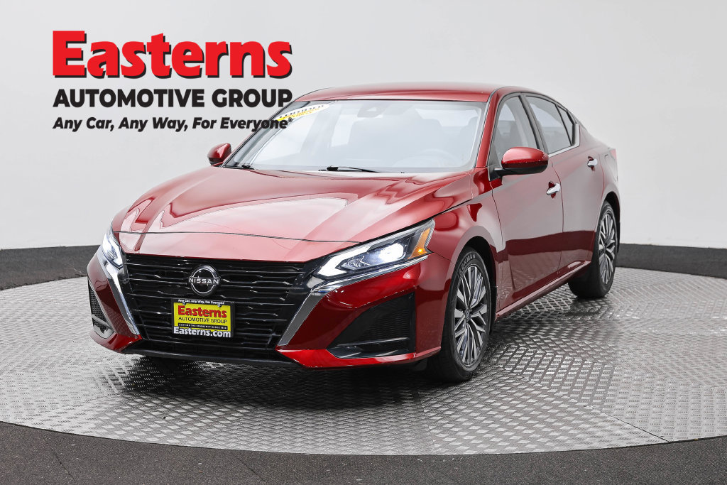 Used 2023 Nissan Altima 2.5 SV FWD image 1