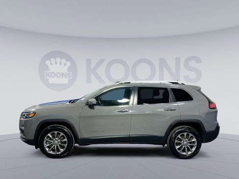 Used 2019 Jeep Cherokee Latitude Plus w/ Comfort/Convenience Group image 2