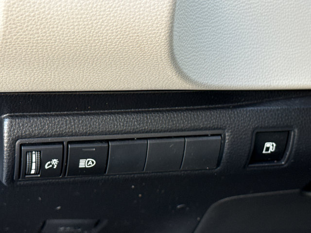 Used 2025 Toyota Corolla LE FWD image 19