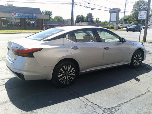 Used 2023 Nissan Altima 2.5 SV AWD/4WD image 7
