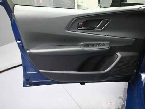 Used 2025 Toyota Prius LE FWD image 20