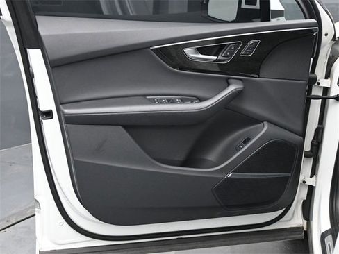 Used 2023 Audi Q7 3.0T Premium Plus image 11