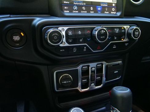 Used 2022 Jeep Gladiator Overland w/ Popular Equipment Package AWD/4WD image 13