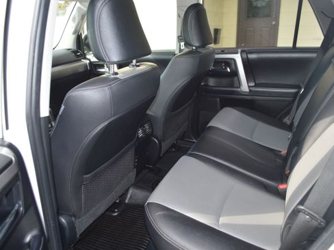 Used 2019 Toyota 4Runner SR5 Premium image 18