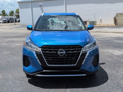Certified 2022 Nissan Kicks SV FWD image 9