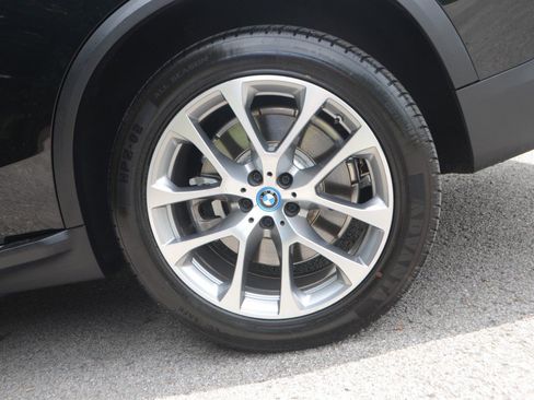 Used 2025 BMW X5 xDrive50e AWD/4WD image 24