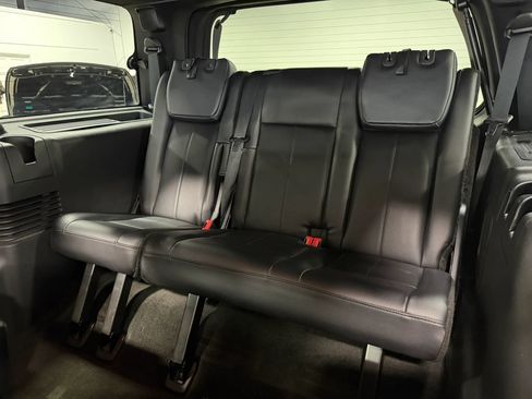 Used 2017 Ford Expedition XLT w/ Equipment Group 202A AWD/4WD image 30