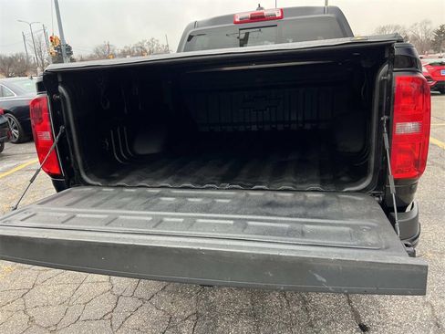 Used 2020 Chevrolet Colorado LT w/ Colorado RST Special Edition image 10