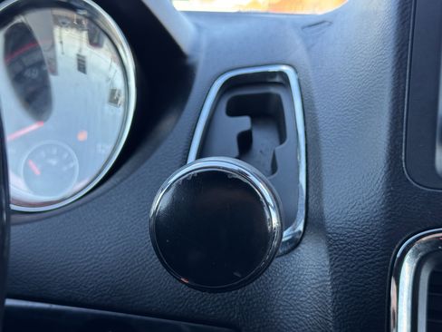 Used 2020 Dodge Grand Caravan SE image 9