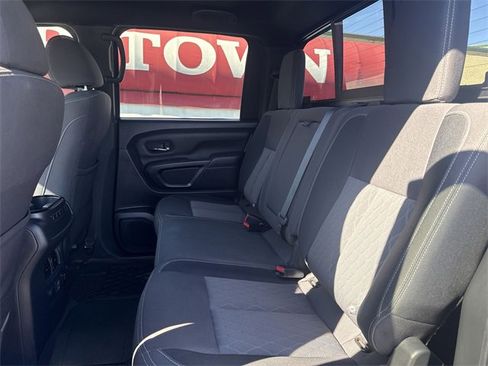 Used 2023 Nissan Titan SV w/ SV Convenience Package image 21