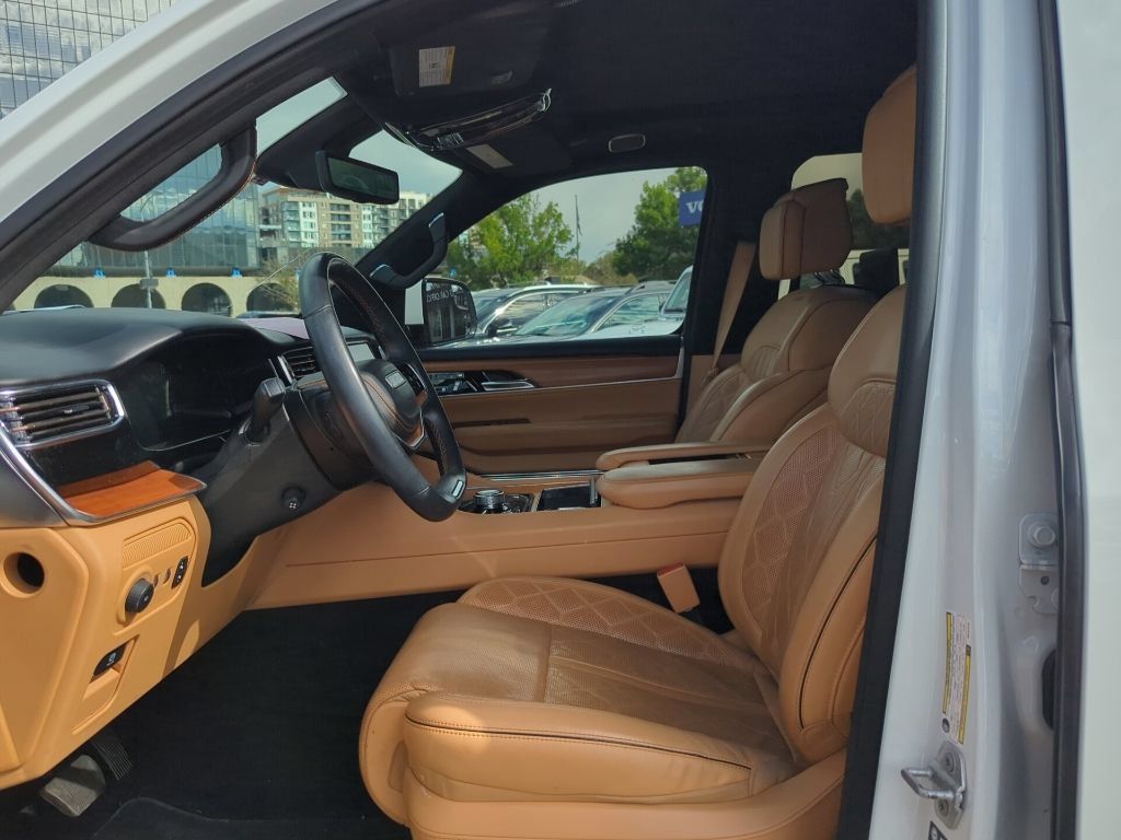 Used 2022 Jeep Grand Wagoneer Series III w/ Rear Seat Video Group 1 AWD/4WD image 11