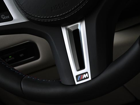 Used 2026 BMW X7 M60i image 24