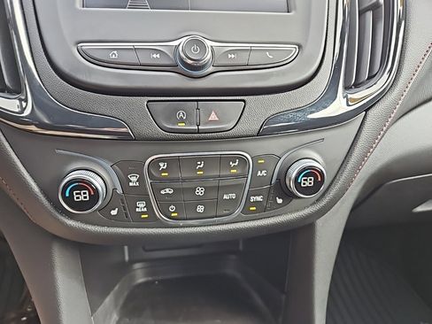 Used 2022 Chevrolet Equinox RS image 21