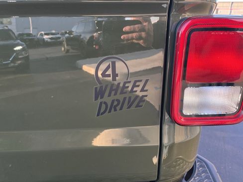 Used 2022 Jeep Gladiator Willys image 36