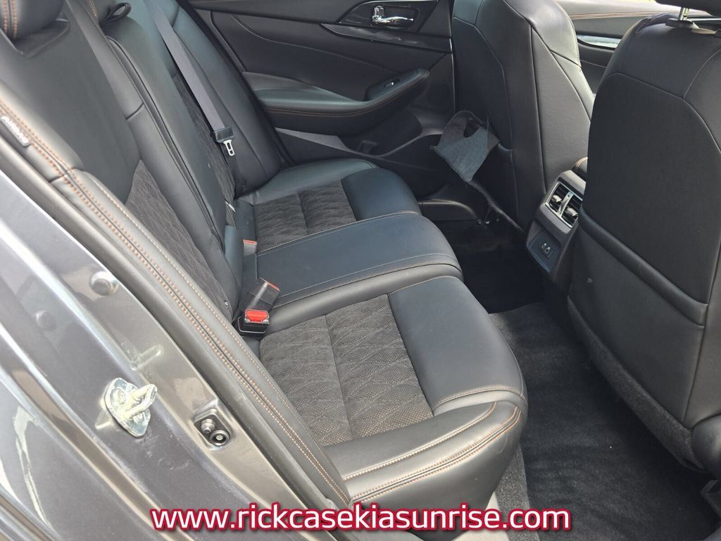 Used 2019 Nissan Maxima SR w/ Premium Package FWD image 17