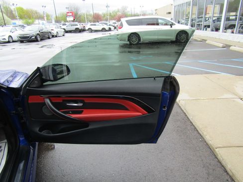 Used 2020 BMW M4 Coupe image 11