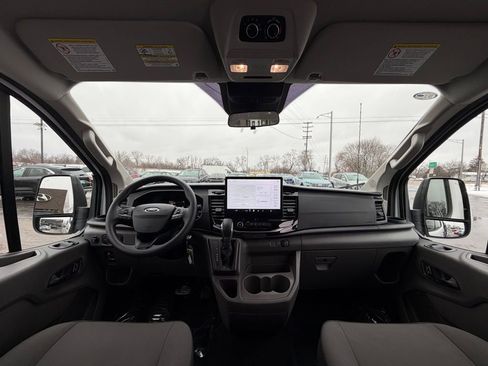 Used 2023 Ford Transit 350 XLT image 8