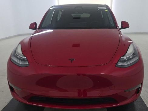 Used 2022 Tesla Model Y Long Range AWD/4WD image 2
