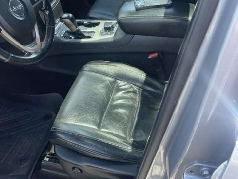 Used 2016 Jeep Grand Cherokee Overland AWD/4WD image 4