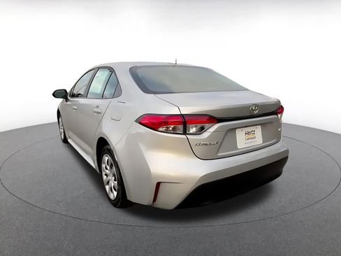 Used 2025 Toyota Corolla LE image 11