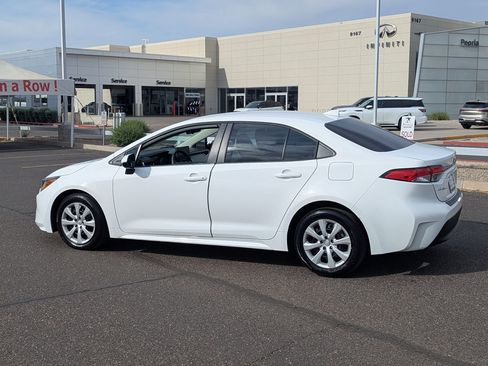 Used 2024 Toyota Corolla LE image 4
