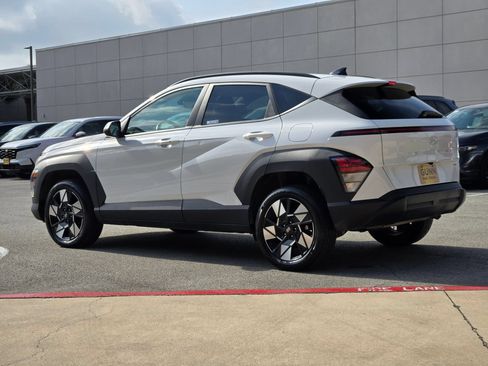 Used 2025 Hyundai Kona SEL AWD/4WD image 5