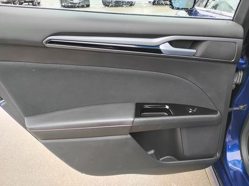 Used 2016 Ford Fusion SE image 15