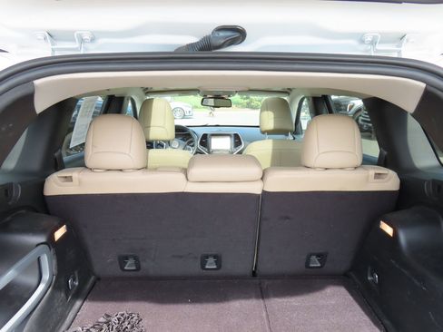 Used 2015 Jeep Cherokee Limited w/ Luxury Group image 30