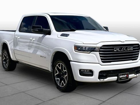 Used 2025 RAM 1500 Laramie w/ Laramie Southwest Edition AWD/4WD image 3