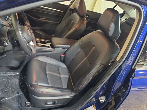 Used 2024 Nissan Altima 2.5 SR FWD image 13