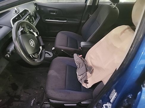 Used 2018 Toyota Prius C Three image 10