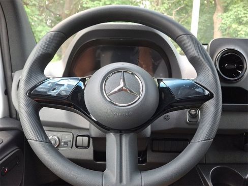 New 2025 Mercedes-Benz Sprinter 2500 image 14