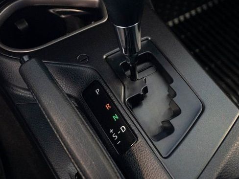 Used 2018 Toyota RAV4 LE image 25