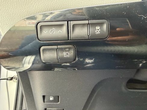 Used 2017 Toyota Prius Two image 44