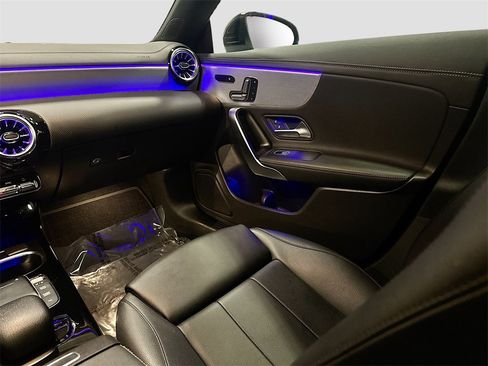 Used 2022 Mercedes-Benz CLA 250 4MATIC image 27