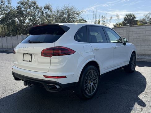 Certified 2018 Porsche Cayenne Platinum Edition image 6