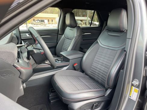 Certified 2025 Ford Explorer ST-Line w/ ST-Line Street Pack image 19