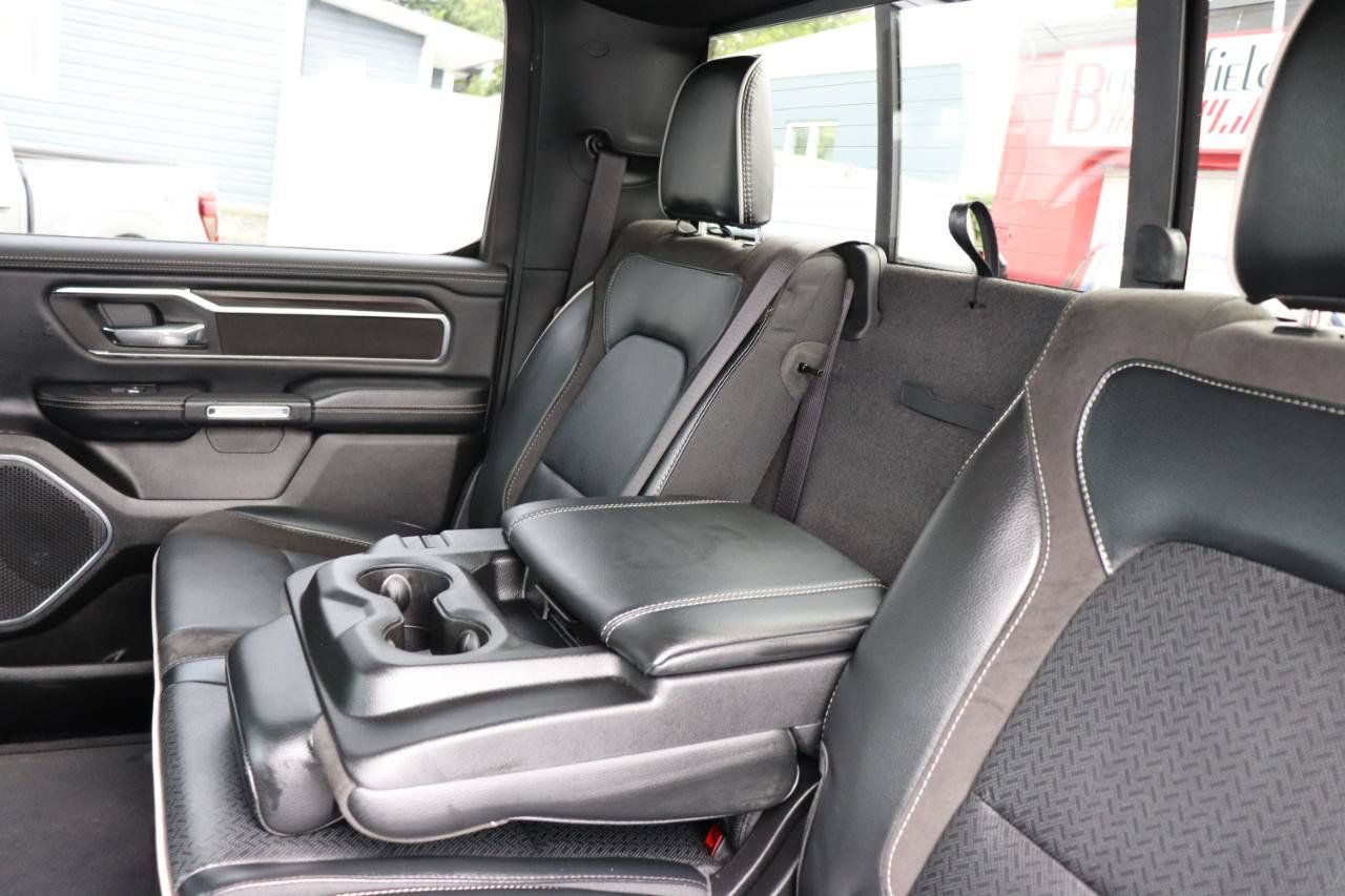 Used 2025 RAM 1500 Laramie AWD/4WD image 23