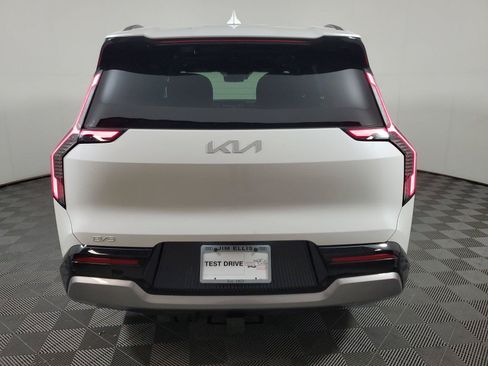 Used 2024 Kia EV9 Land AWD/4WD image 5